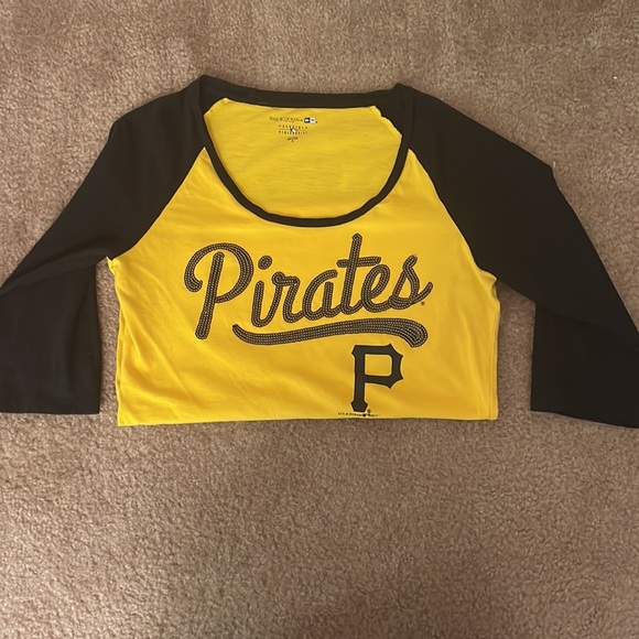 Vs PINK Bling Pirates Tee - Picture 6 of 6